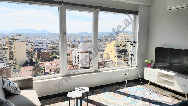 Apartament 2+1 per qira tek rruga Qemal Stafa ne Tirane.
Apartamenti pozicionohet ne katin e 11 (ka